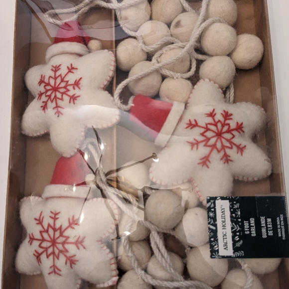 Artic Holiday 6 foot Garland  Made in India Nwt - Picture 2 of 5
